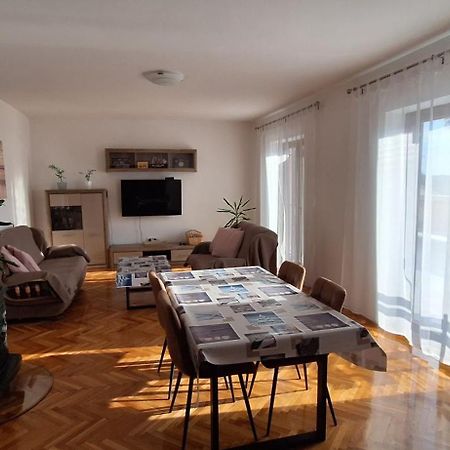 Apartments Valiza III Large Apartment - 3 Bedrooms And Parking Space I Apartments Valiza IV Senj  Ngoại thất bức ảnh